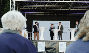 Südermarkt Podiumdiskussion auf Bühne